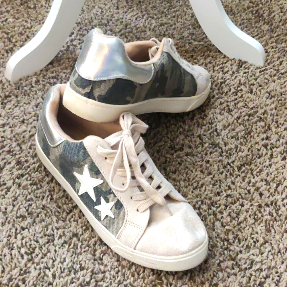 Star Sneakers